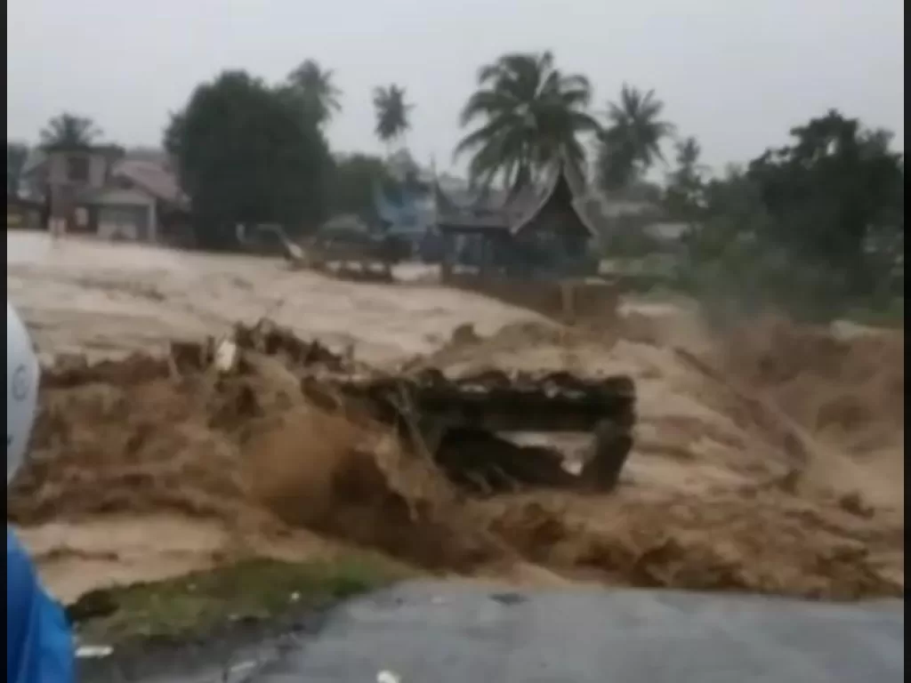 Habis Terbawa Banjir